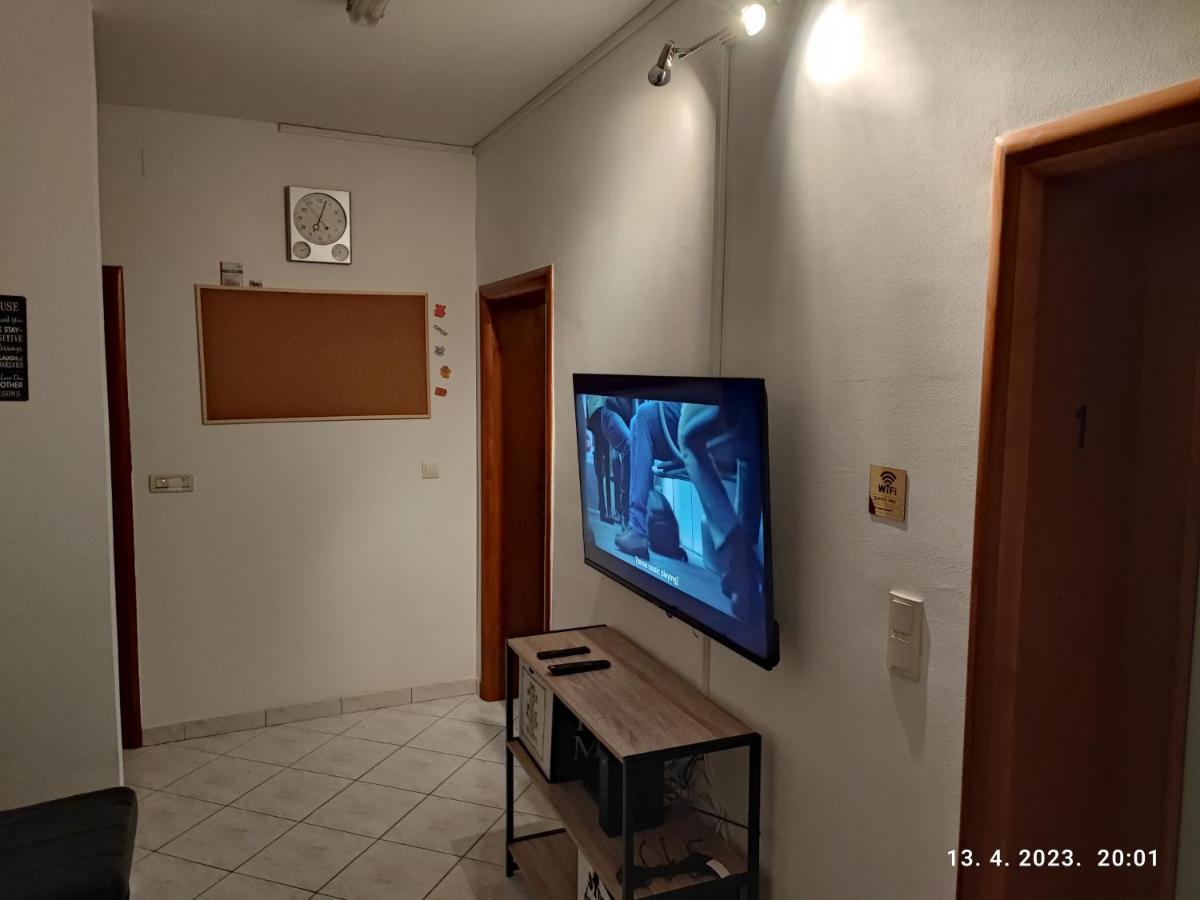 A Pousada Impact House Split Exterior foto